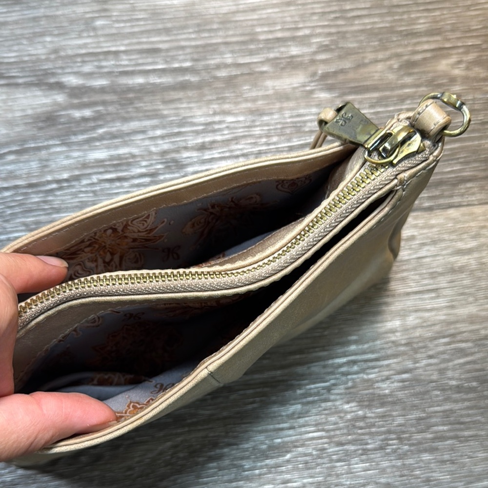 HOBO Elegant Tan Wristlet Clutch genuine leather - Picture 5 of 9